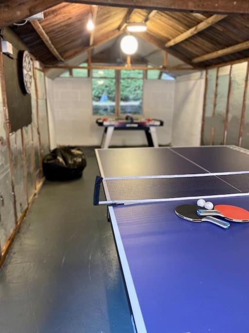 A Spacious Hidden Gem With Hot Tub, Lovely Garden & Views Kington  Exterior foto